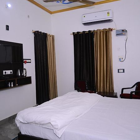 Ayodhya Shri Narayanam Guest House And Home Stay מראה חיצוני תמונה