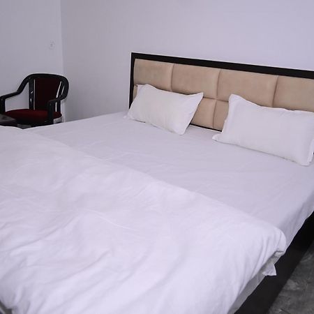 Ayodhya Shri Narayanam Guest House And Home Stay מראה חיצוני תמונה