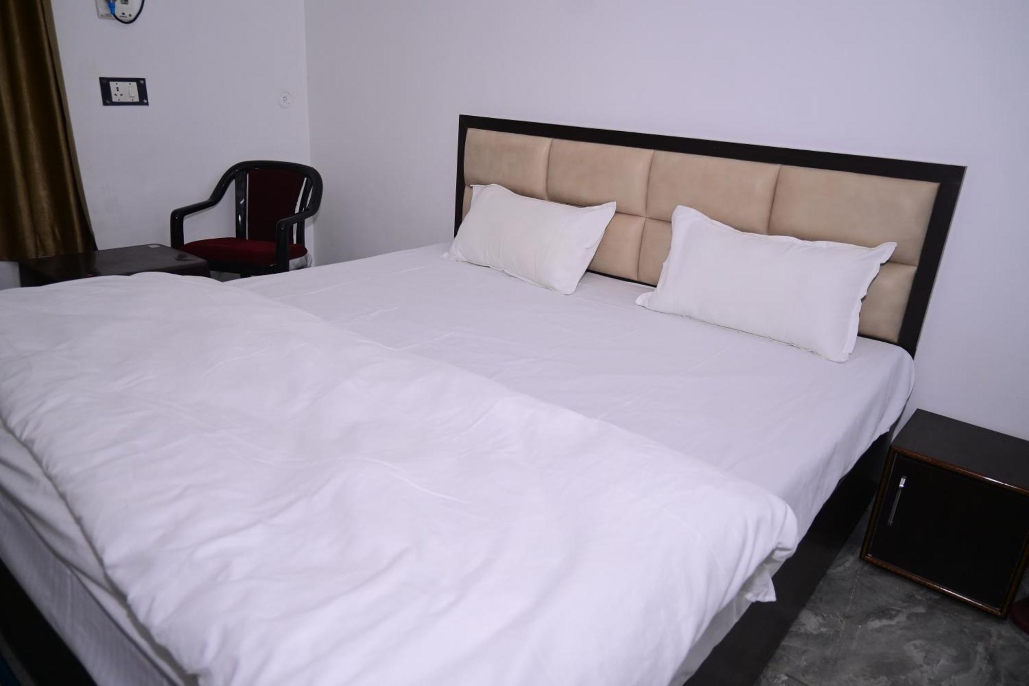 Ayodhya Shri Narayanam Guest House And Home Stay מראה חיצוני תמונה