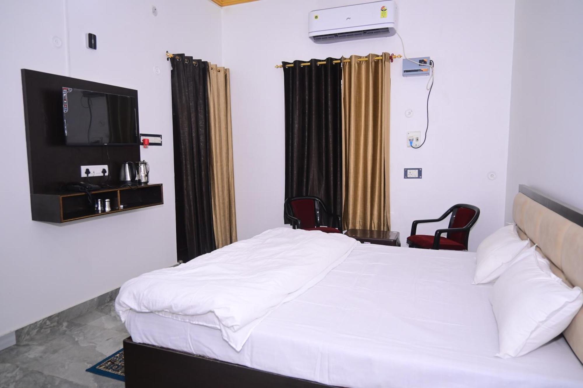 Ayodhya Shri Narayanam Guest House And Home Stay מראה חיצוני תמונה