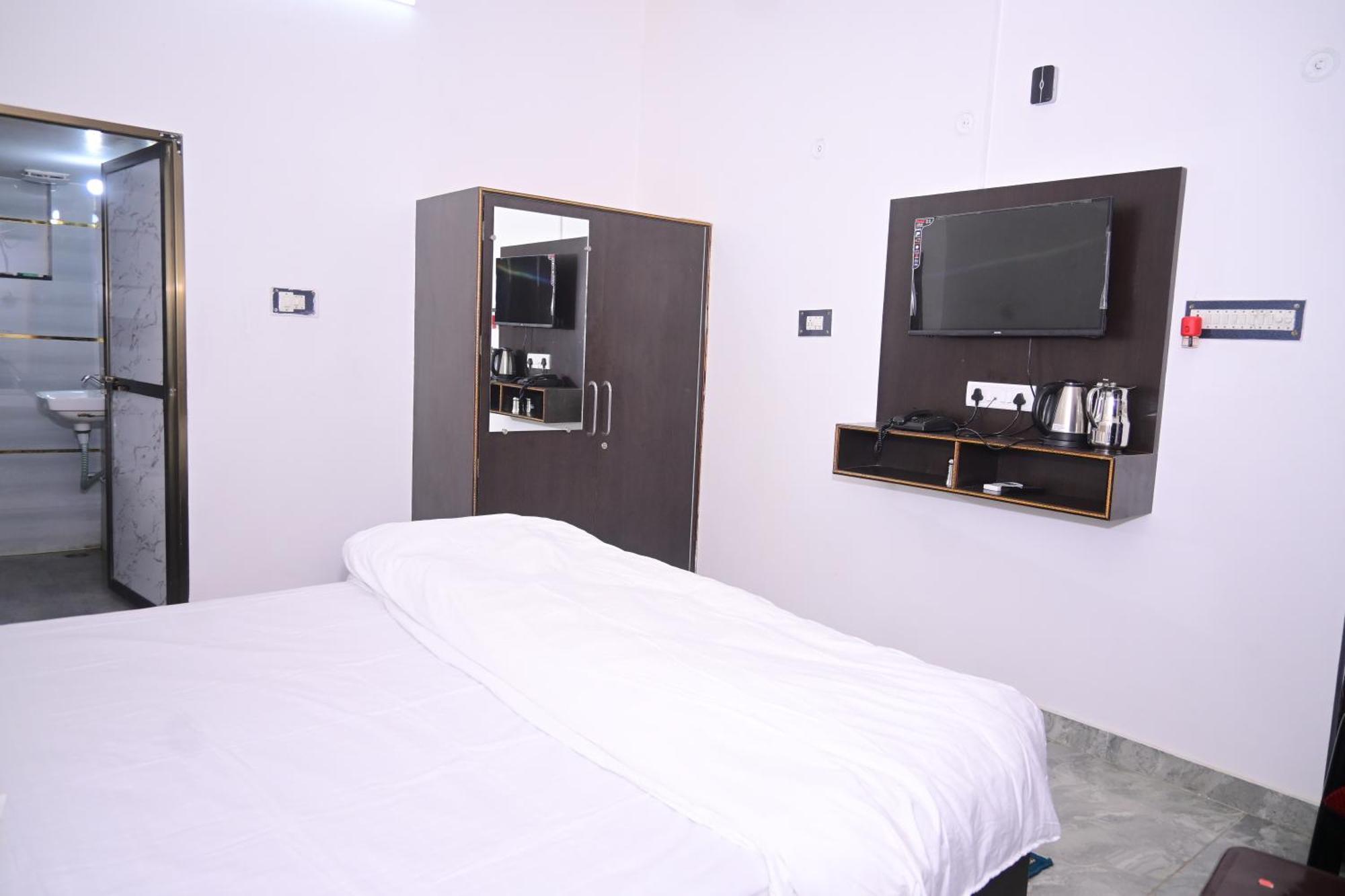 Ayodhya Shri Narayanam Guest House And Home Stay מראה חיצוני תמונה