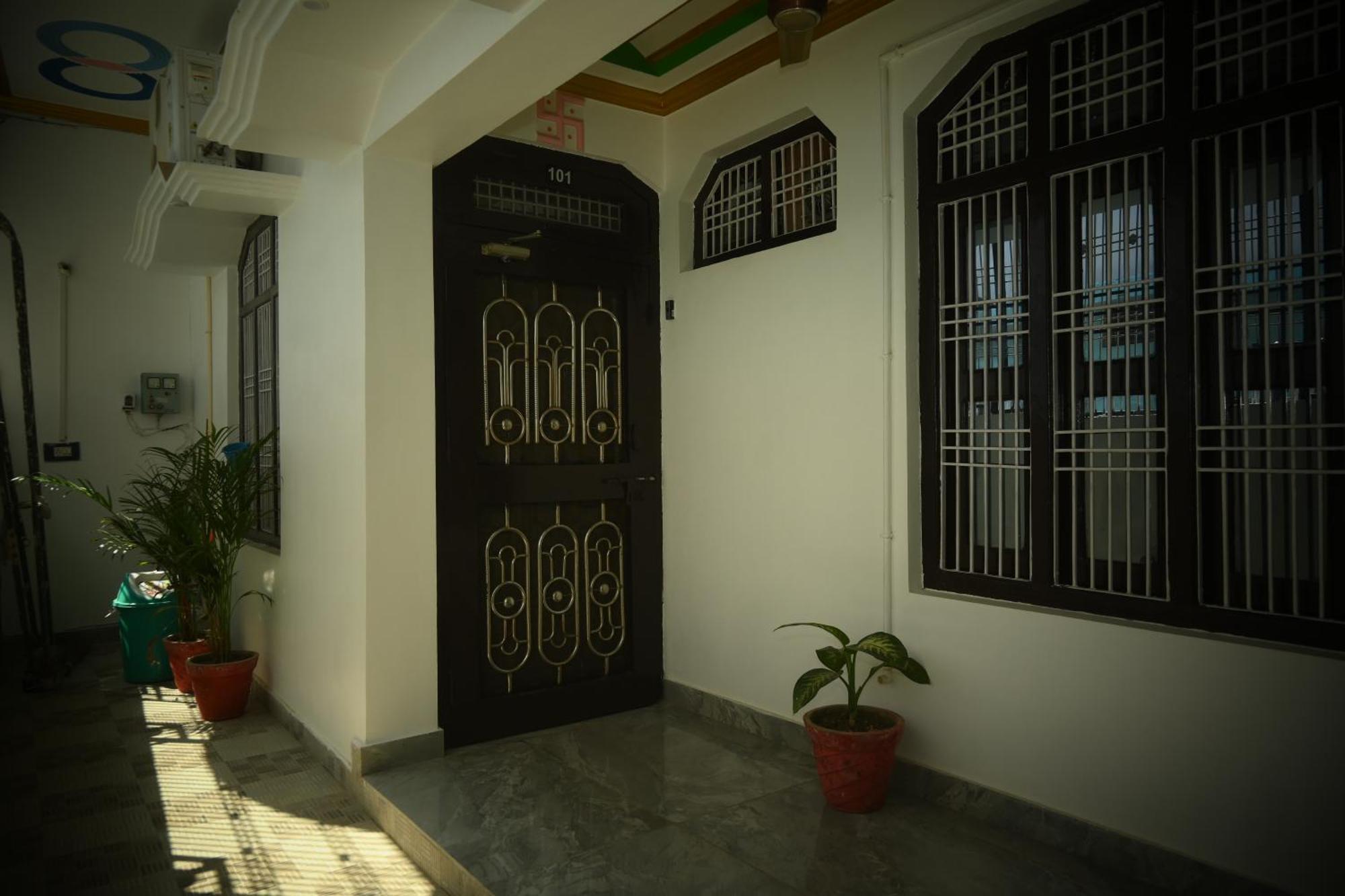 Ayodhya Shri Narayanam Guest House And Home Stay מראה חיצוני תמונה